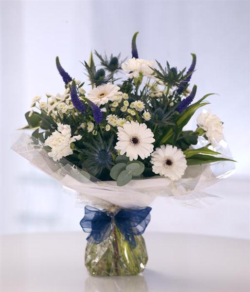 12 Capricorn Star Sign Zodiac Bouquet (Dec 22 - Jan 20)